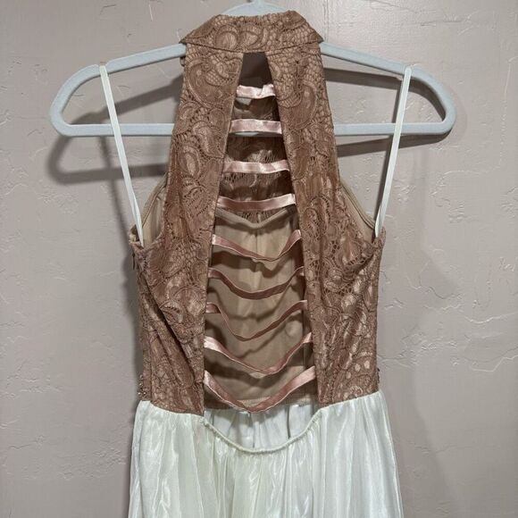 Xtraordinary Size 1 Pink Lace Halter Top Formal Dress - Picture 5 of 7